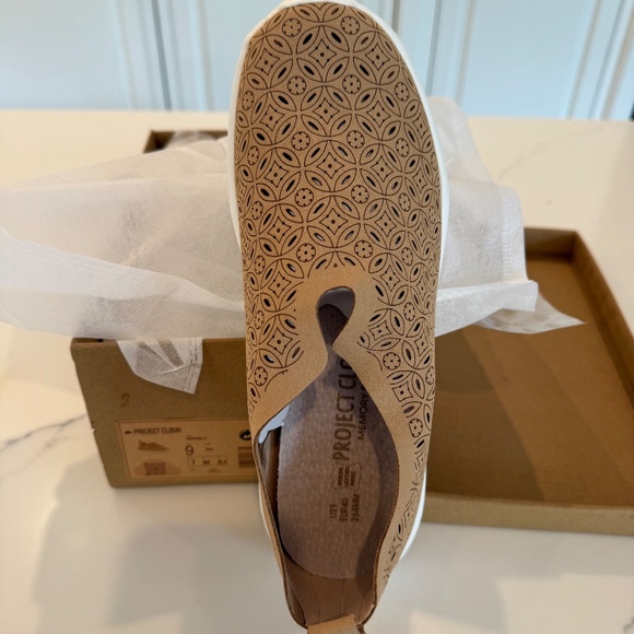 Project Cloud Womens Memory Foam loafer, slip-on, Tan Size 9 Style Orchid A NIB - Picture 3 of 6